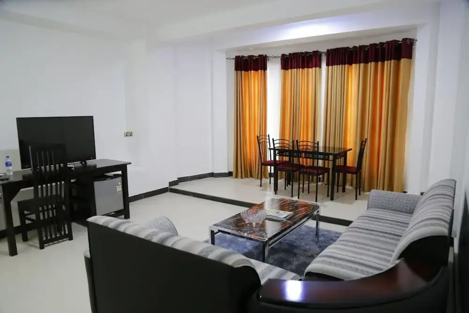 Thampa Tourist Hotel in Vavuniya