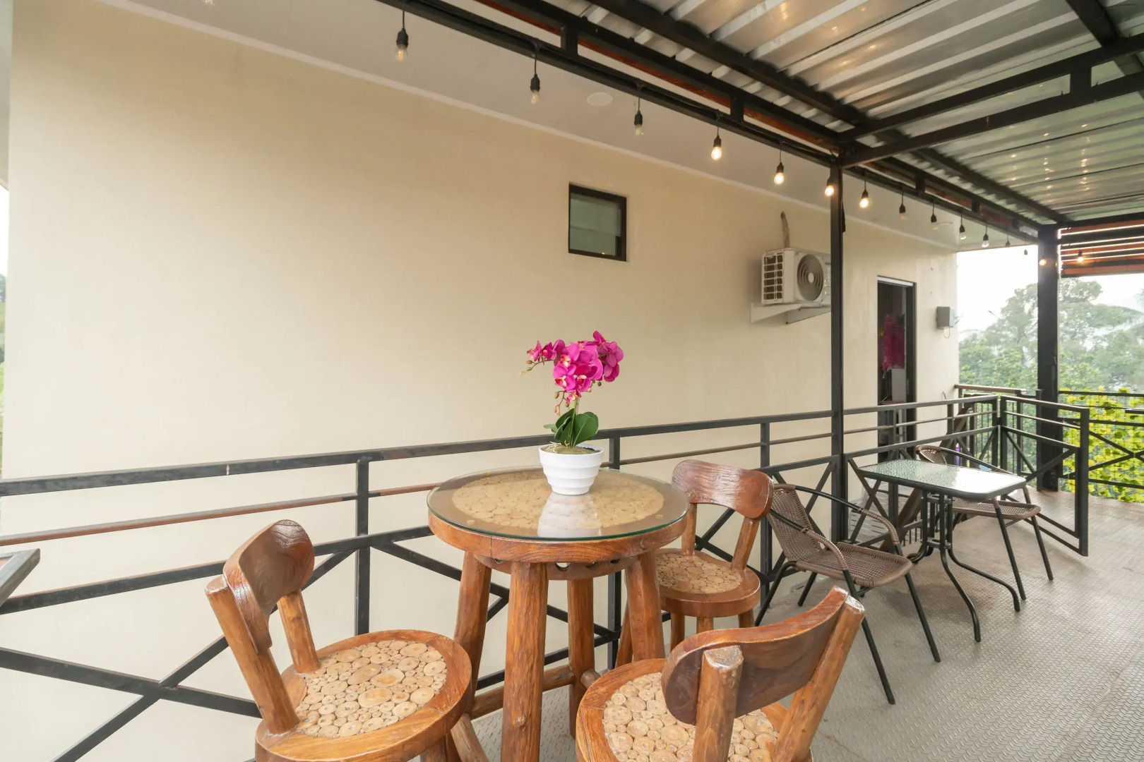 RedDoorz Plus Near Jungeland Sentul