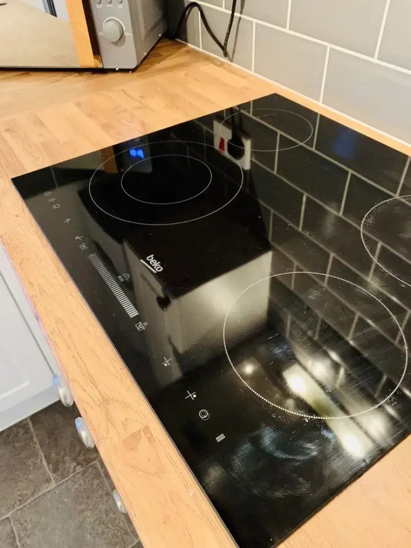 SA Today St Margarets Court Taunton with Fibre Wi-Fi & Netflix