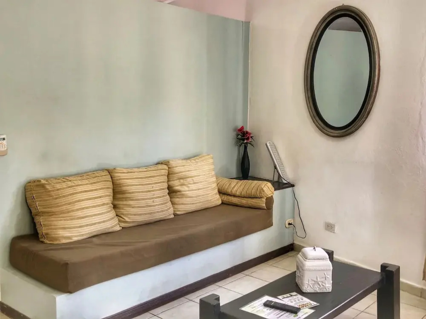 Plaza Royal Apartments