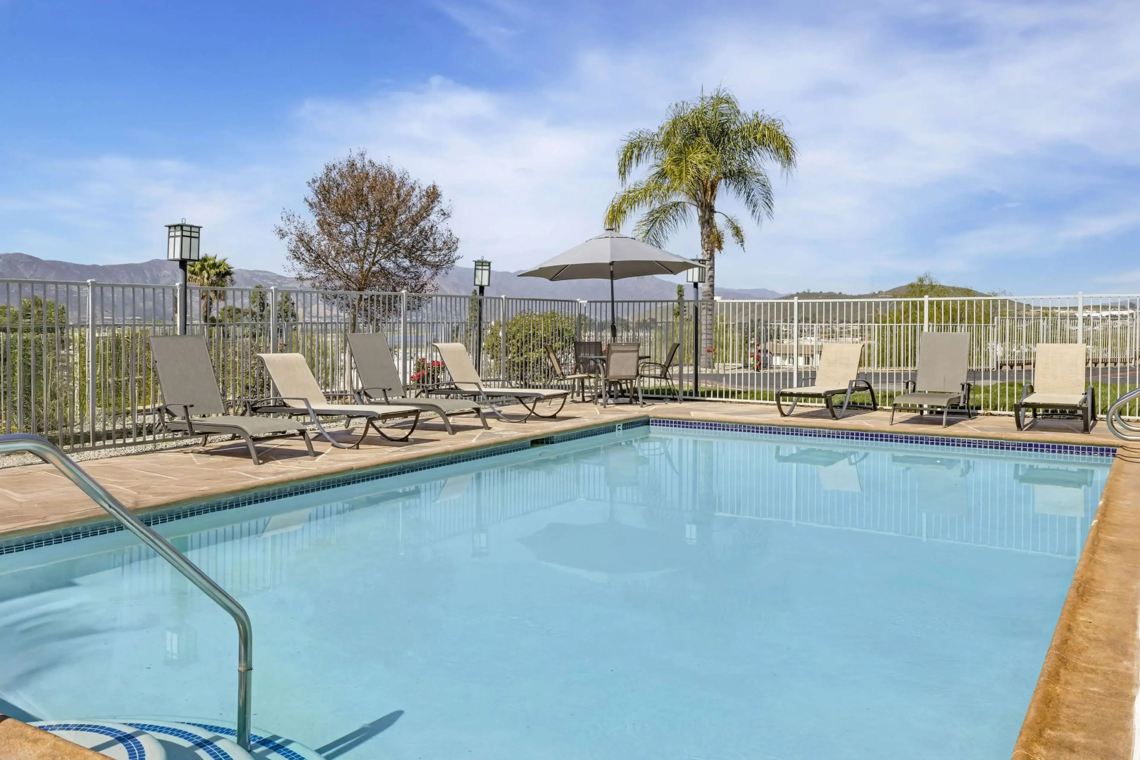 Best Western Plus Lake Elsinore Inn & Suites
