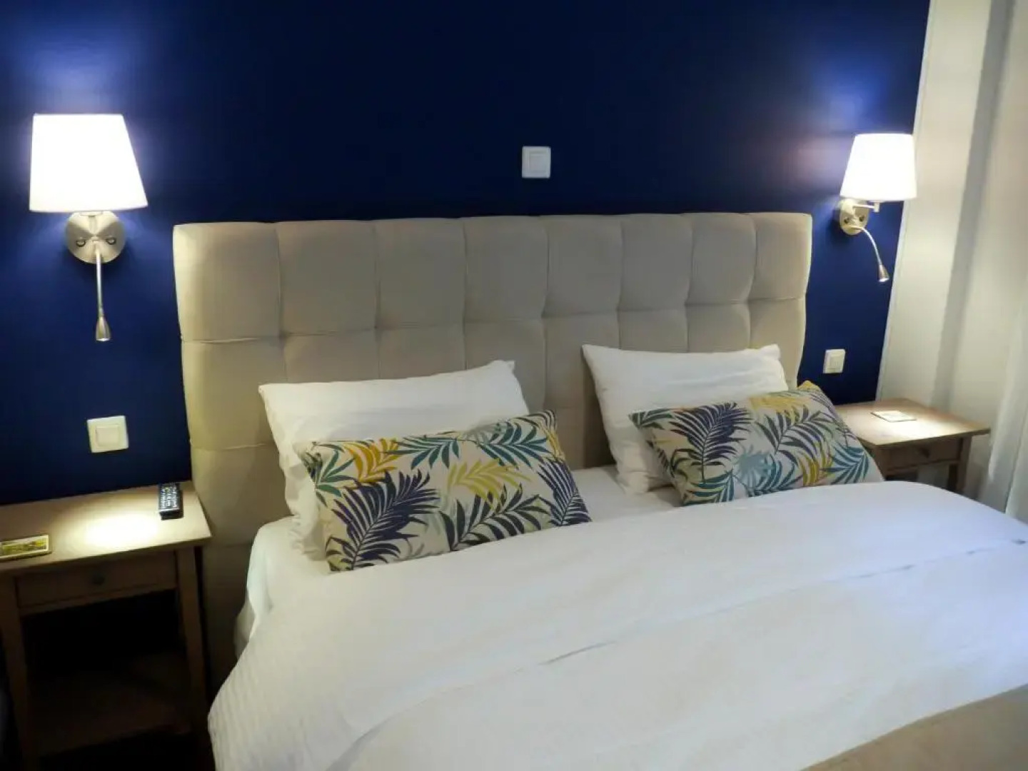 Garden Apartment next to the Mall -Private Parking