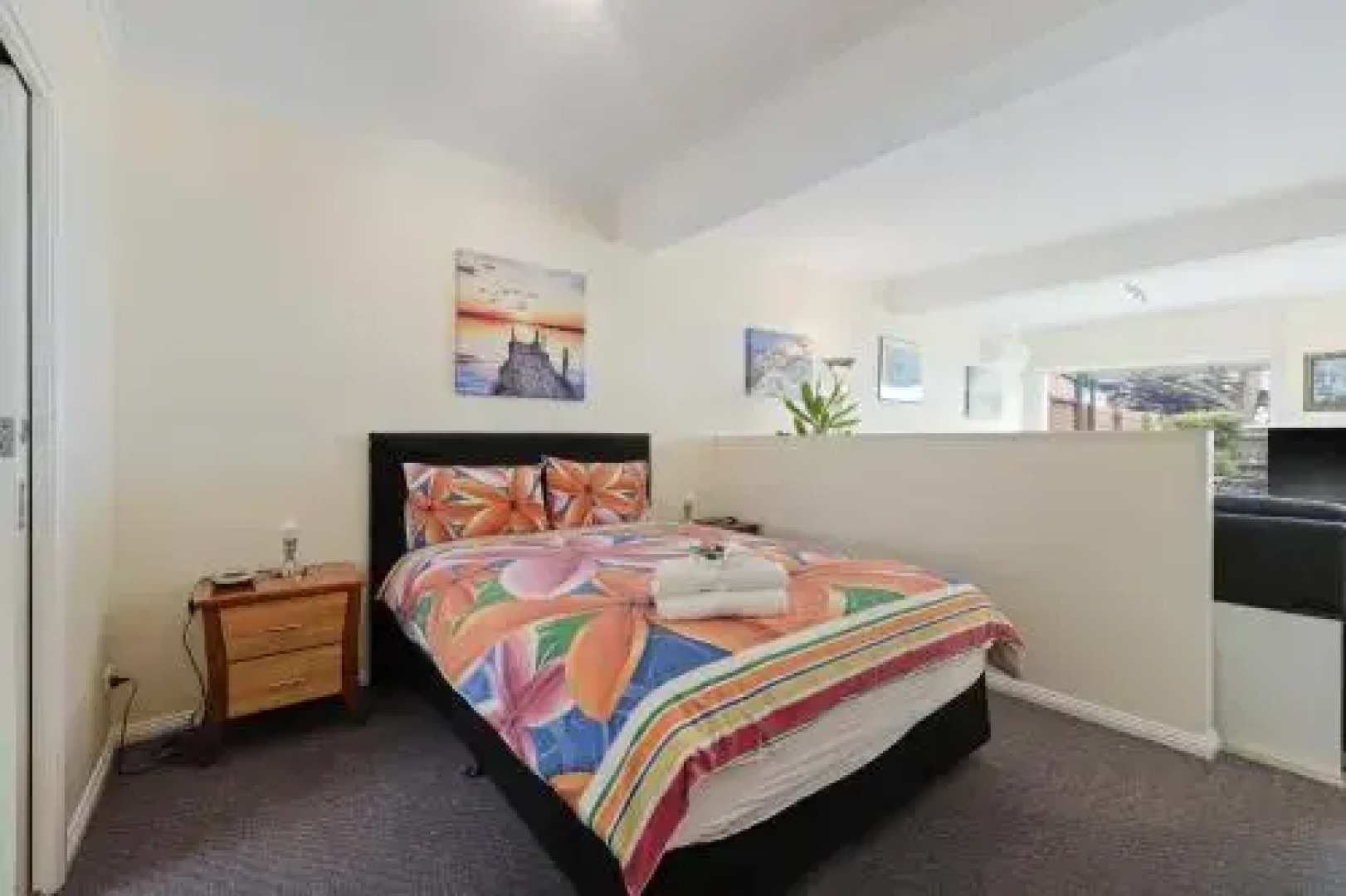 Black Dolphin Waterfront Apartment