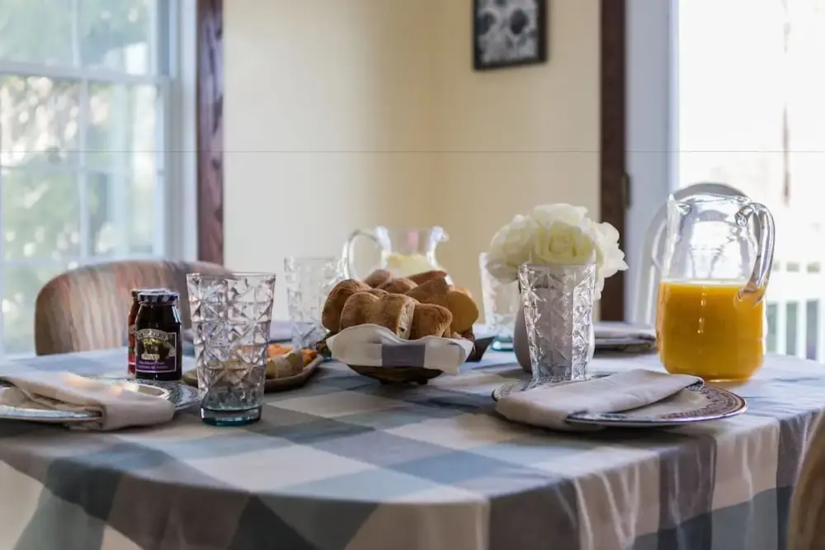 QuickStay Lake Simcoe Homestyle Cottage Private Beach