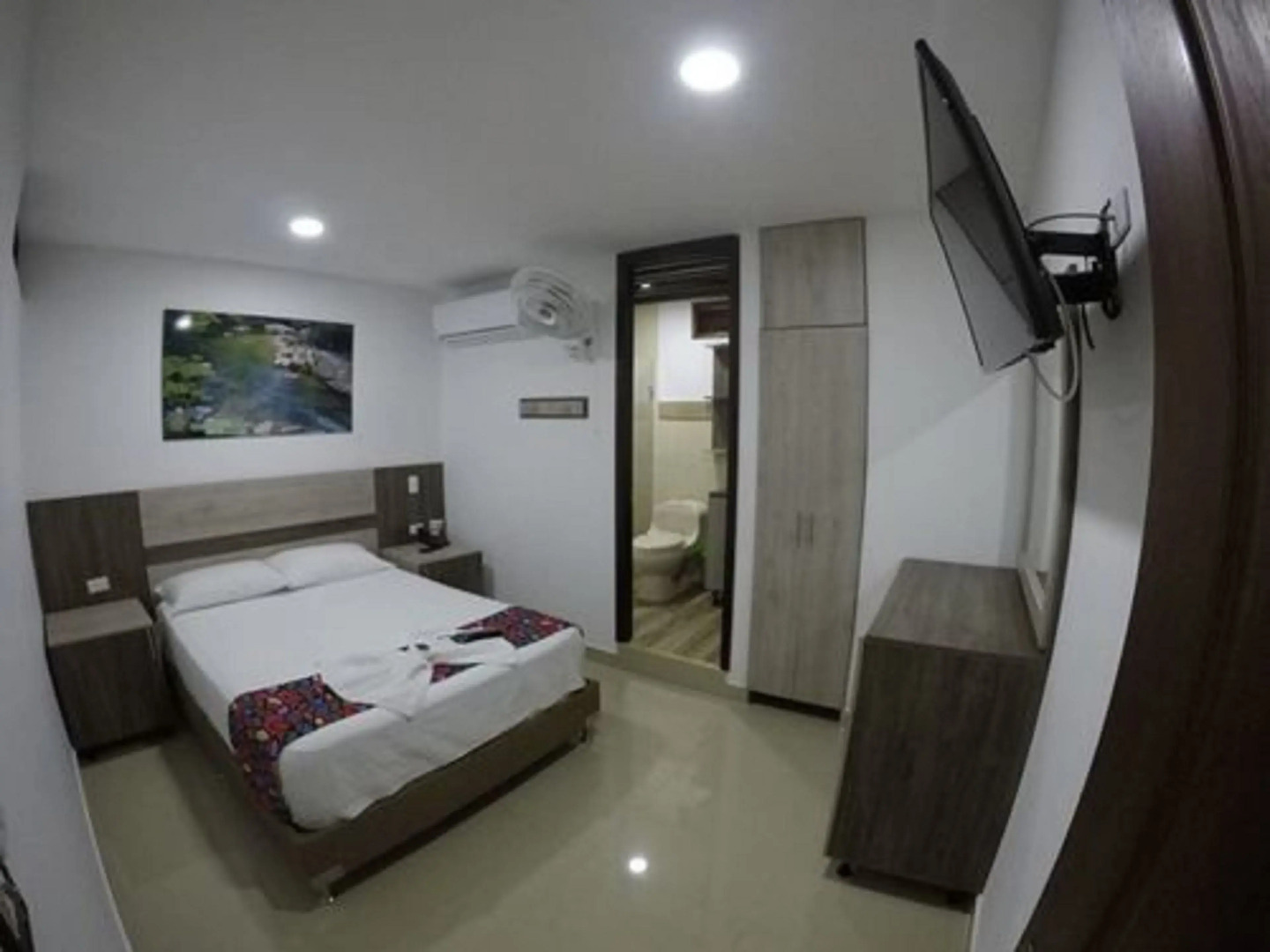 Hotel & Restaurante La Roca