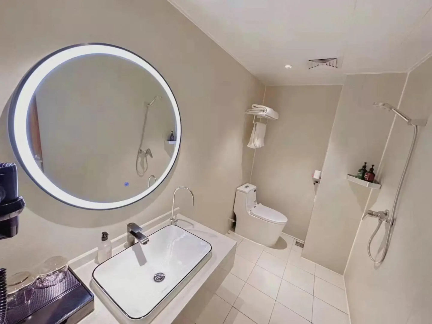 Wanjia Business Hotel (Zaozhuang Maoyuan)