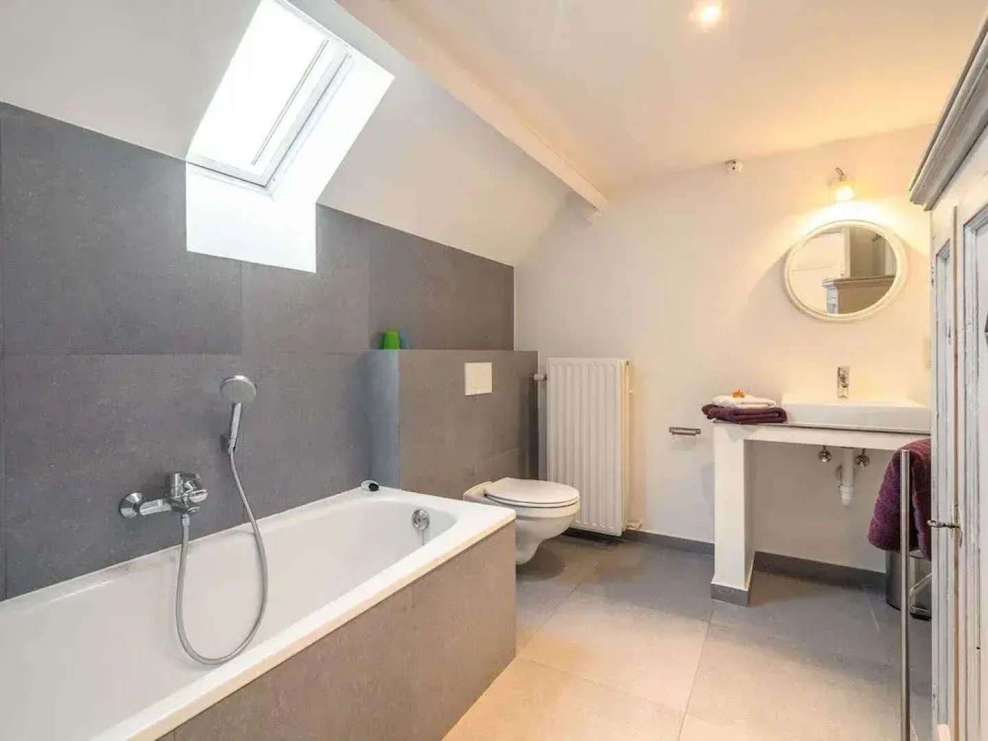 Luxurious Farmhouse near Forest in Anhee