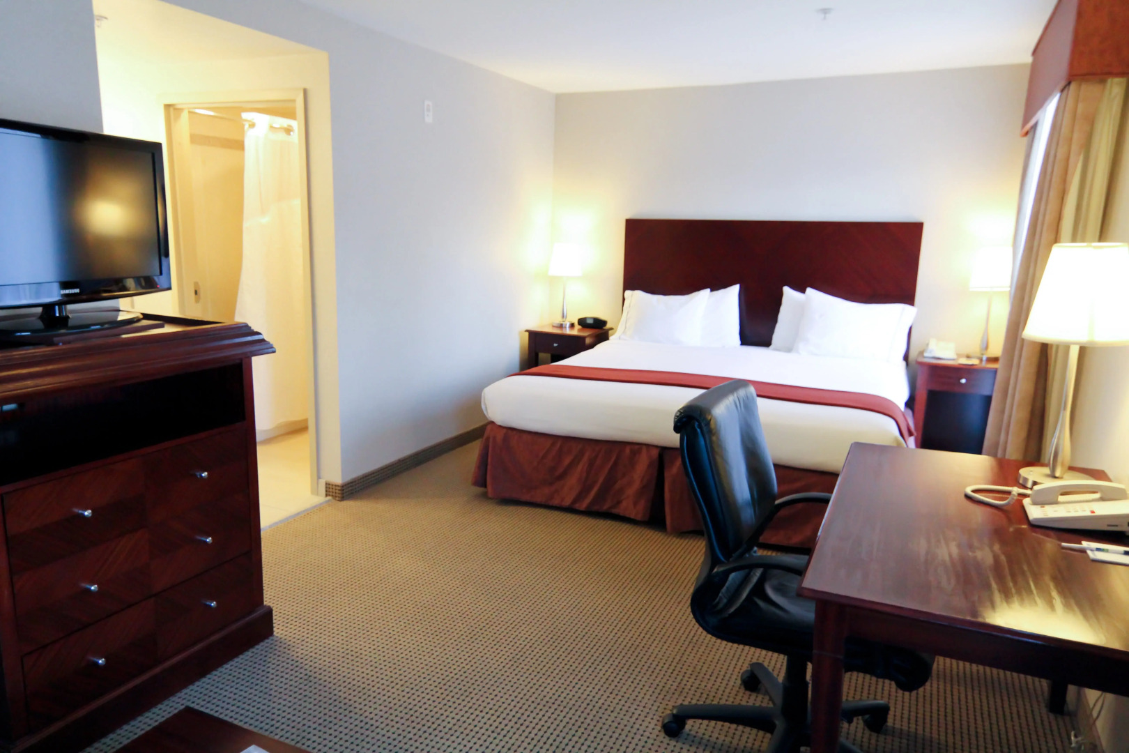 Holiday Inn Express & Suites Surrey by IHG