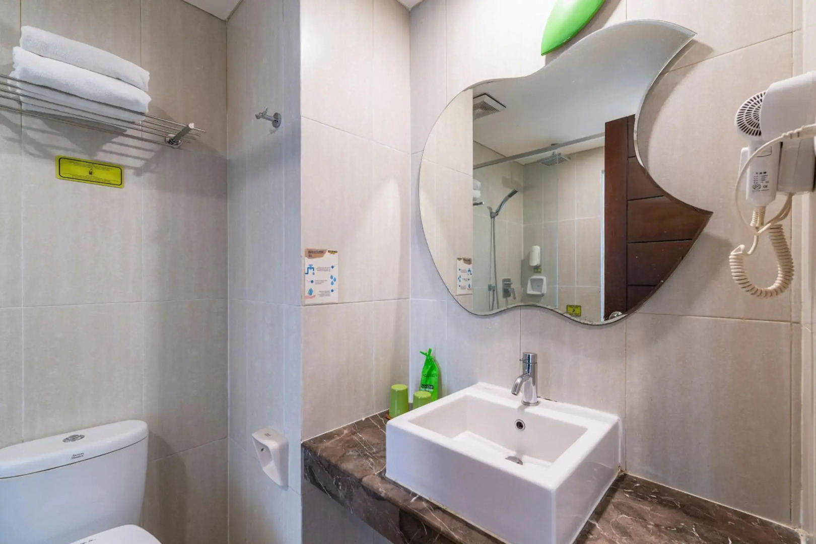 Ascent Hotel and Cafe