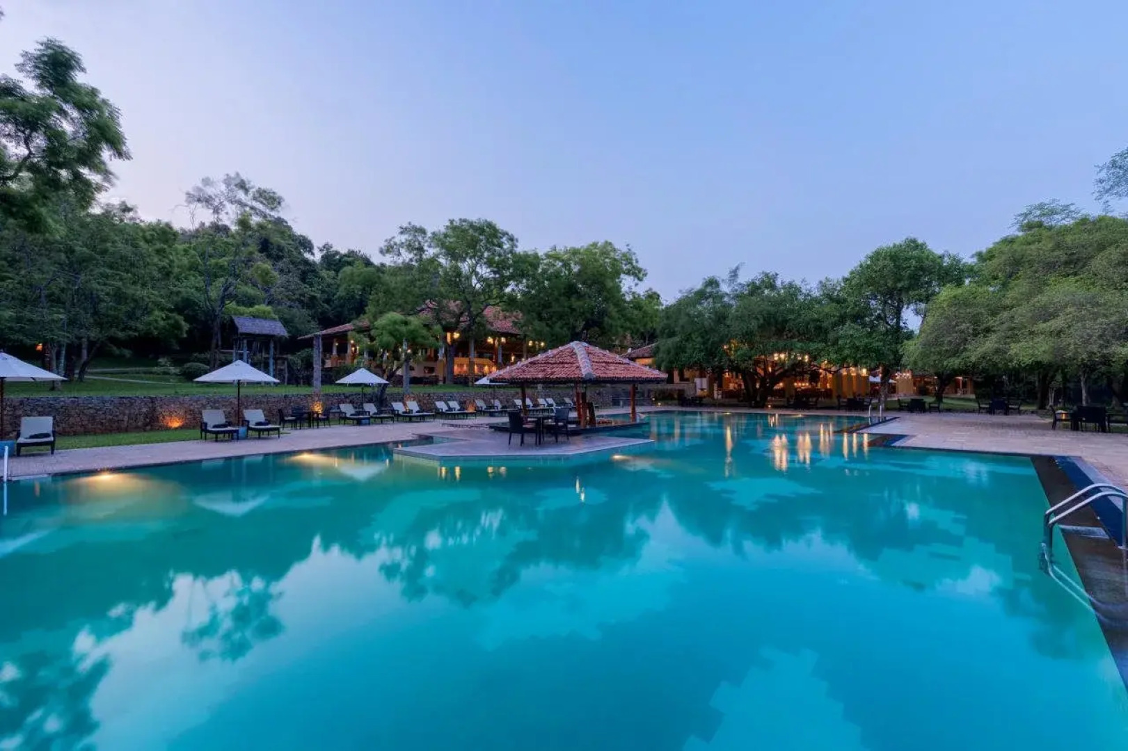 Курортный отель Amaya Lake Dambulla