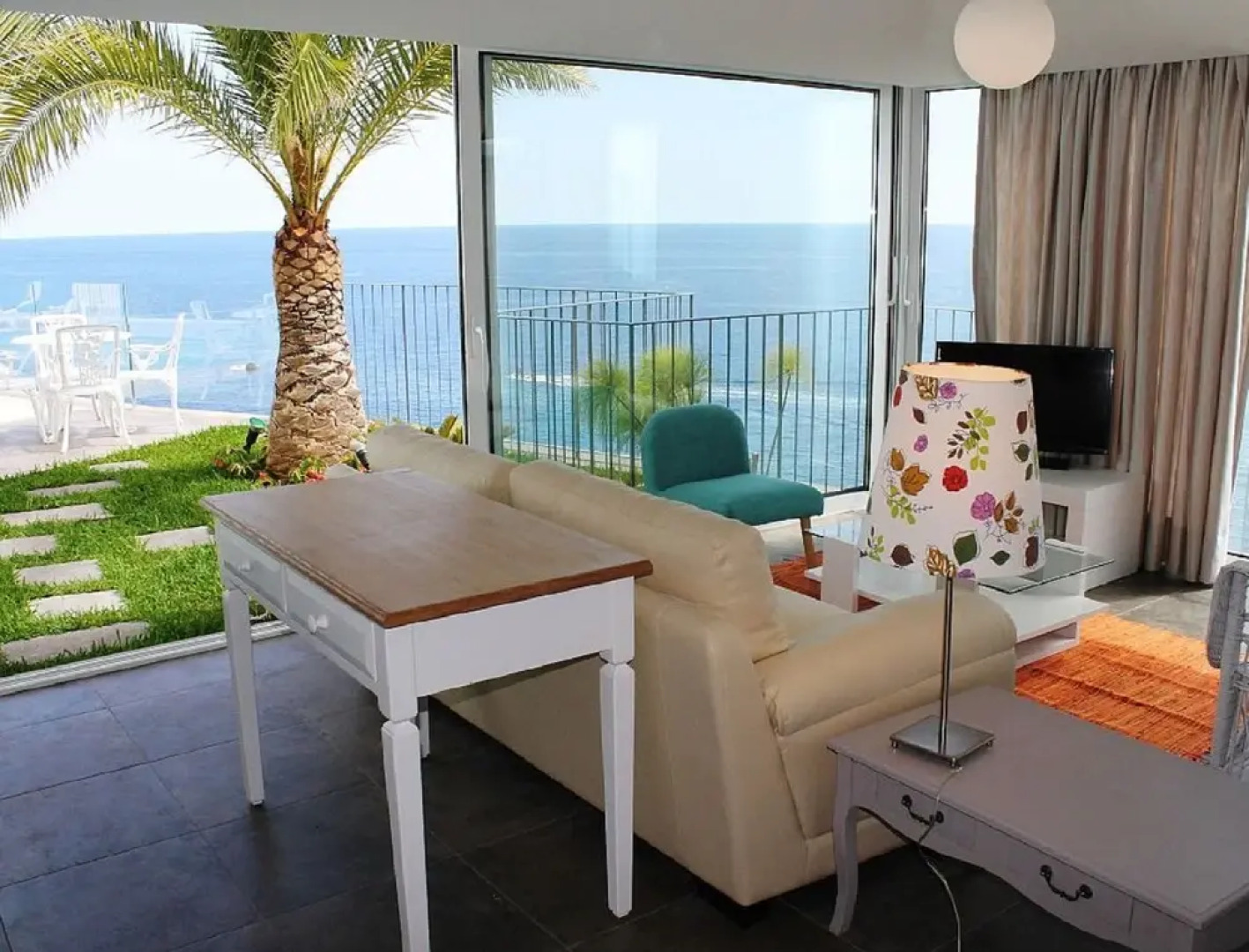 Casa das Bandeiras by ETC Madeira