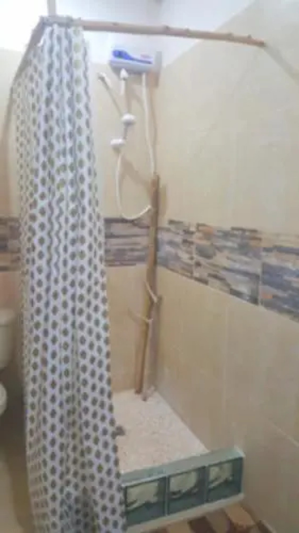 Halo & Isaiah's Guesthouse & Hostel