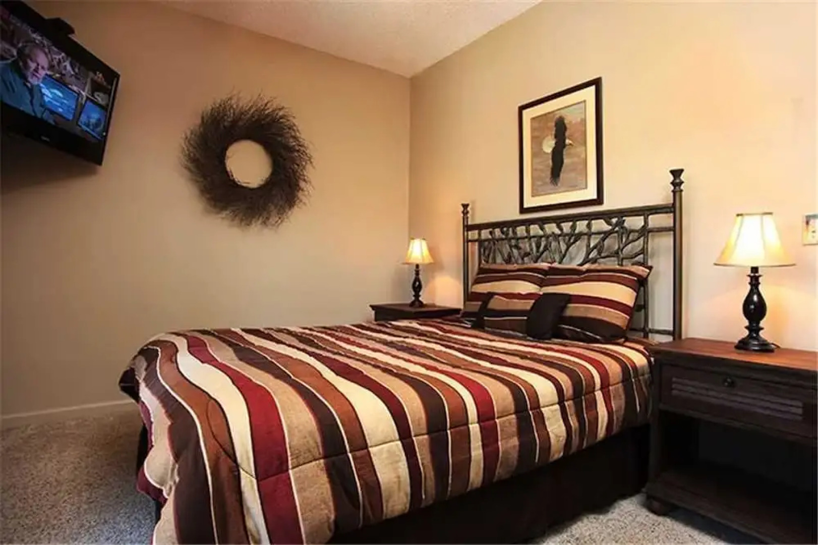 On Eagles Wings 2 Bedroom Mountain View Home with Hot Tub