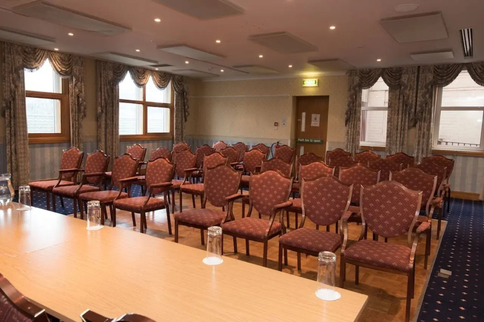 Elstead Hotel