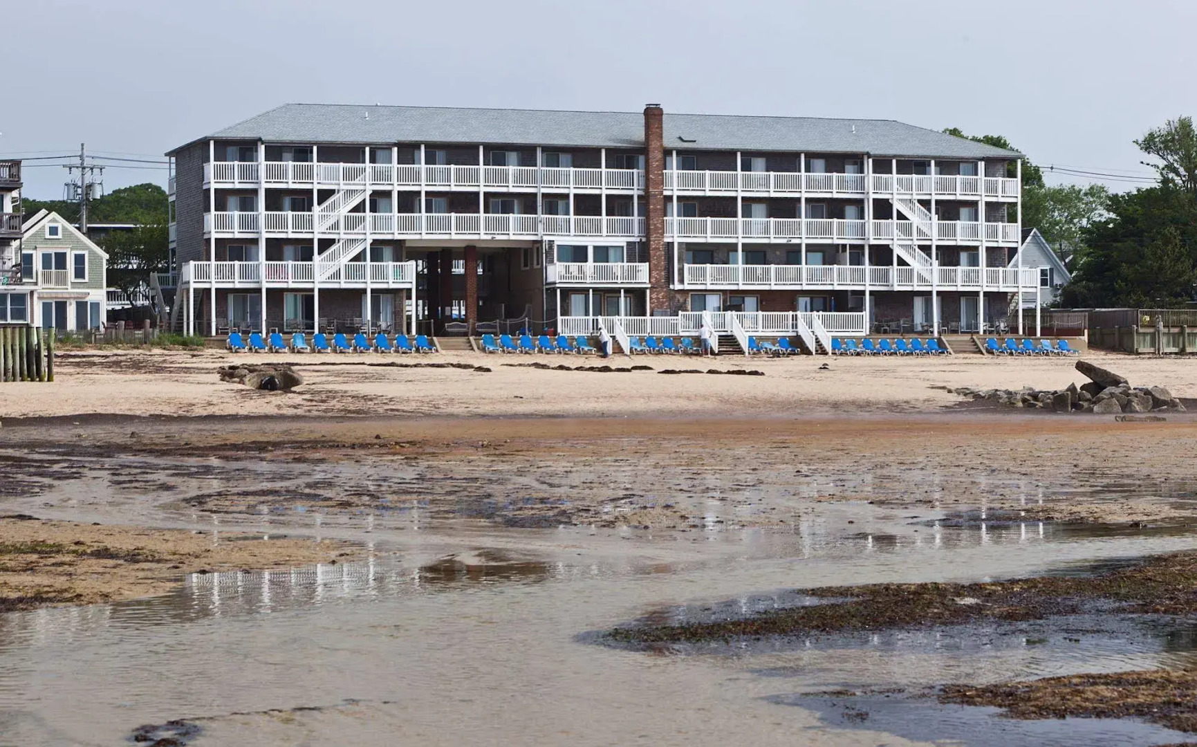 Surfside Hotel and Suites