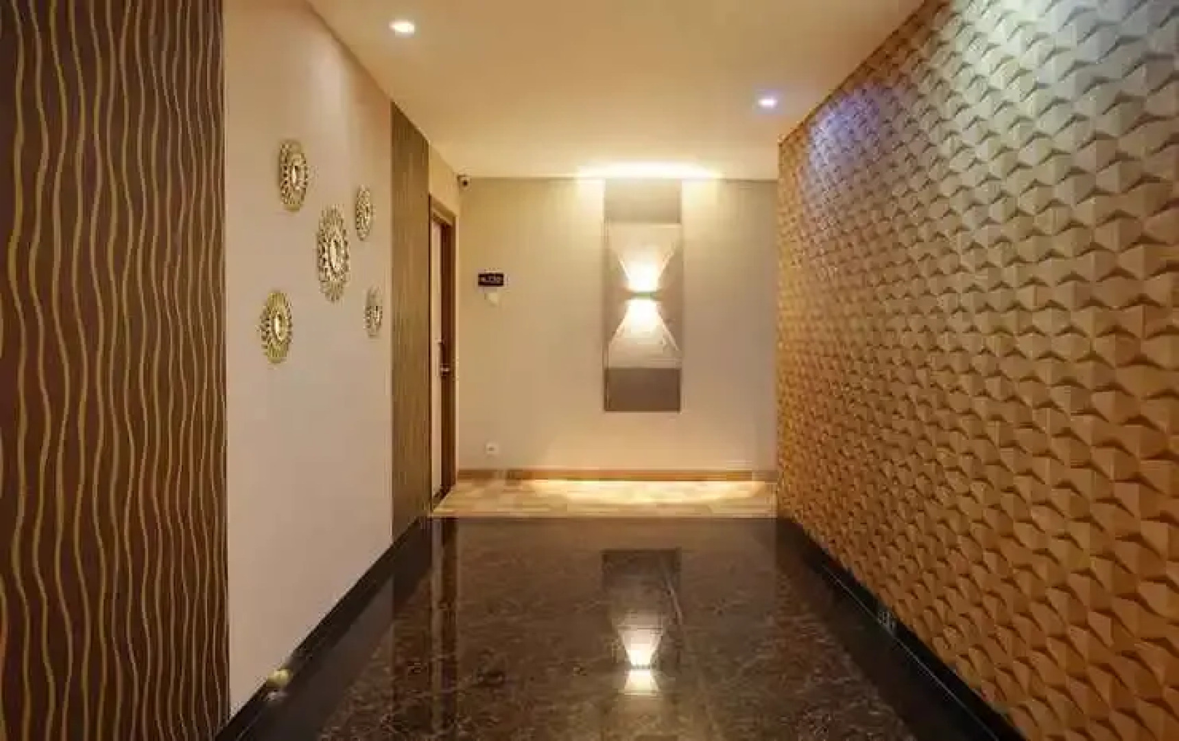 Front One Hotel Sragen