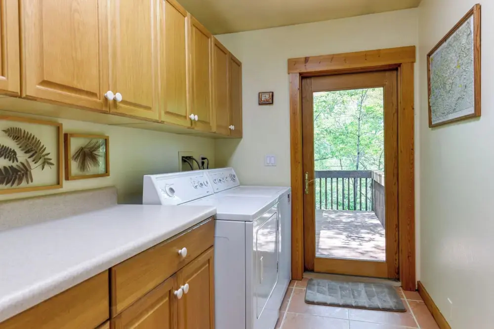 Almond Vacation Rental w/ Mountain Views!