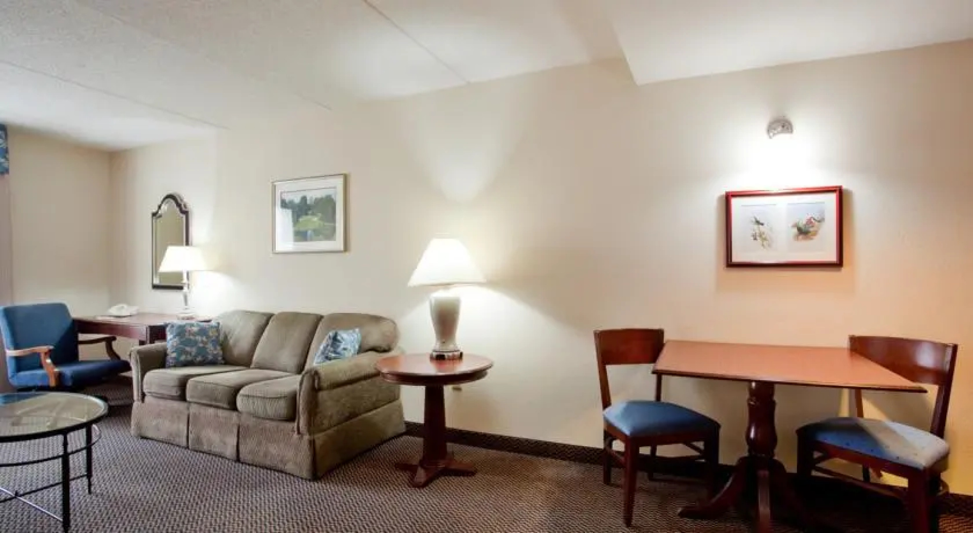 Holiday Inn Hotel & Suites Newport News
