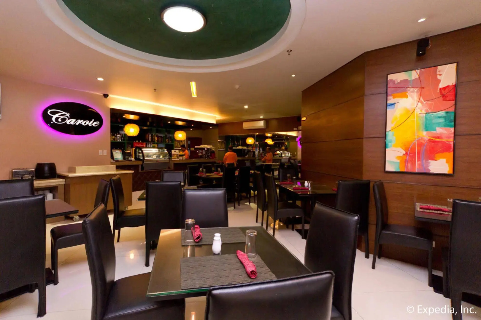 Allure Hotel & Suites