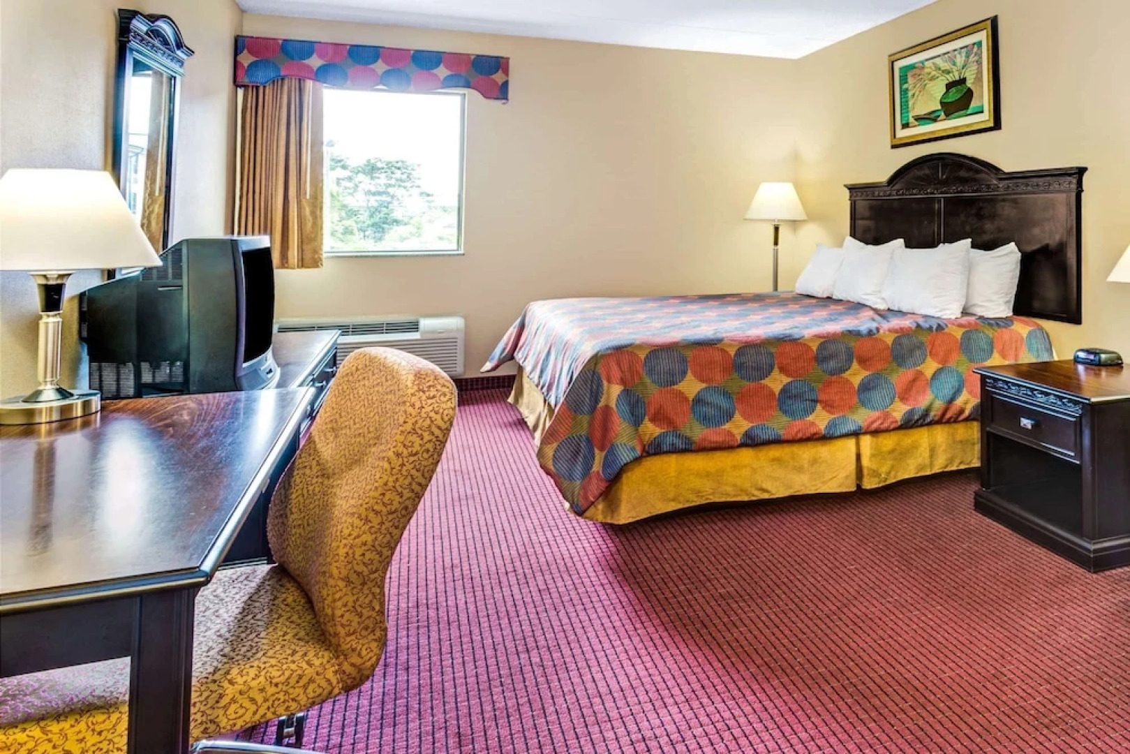 Days Inn & Suites by Wyndham Jeffersonville IN