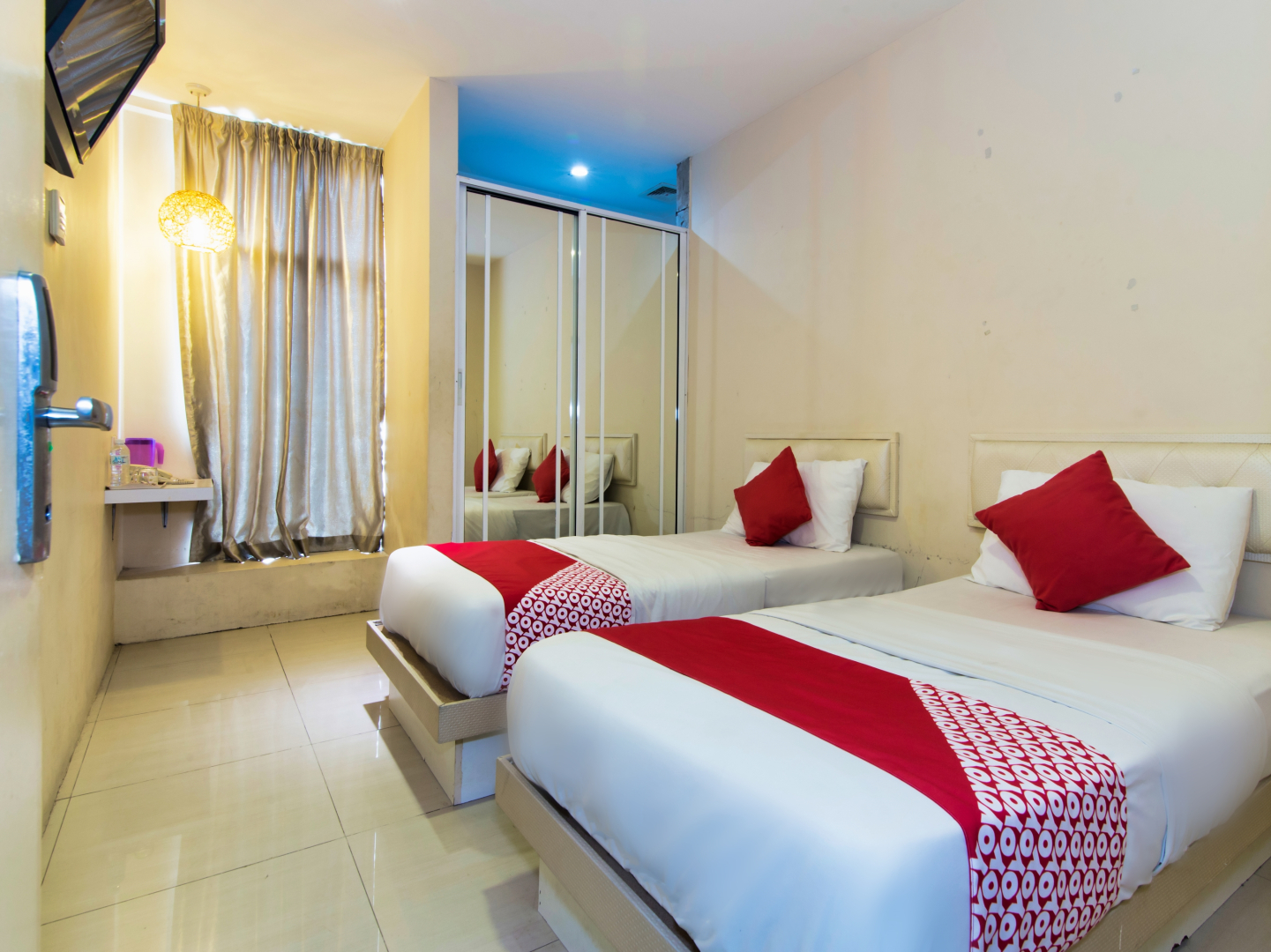 OYO 479 The Green Hotel