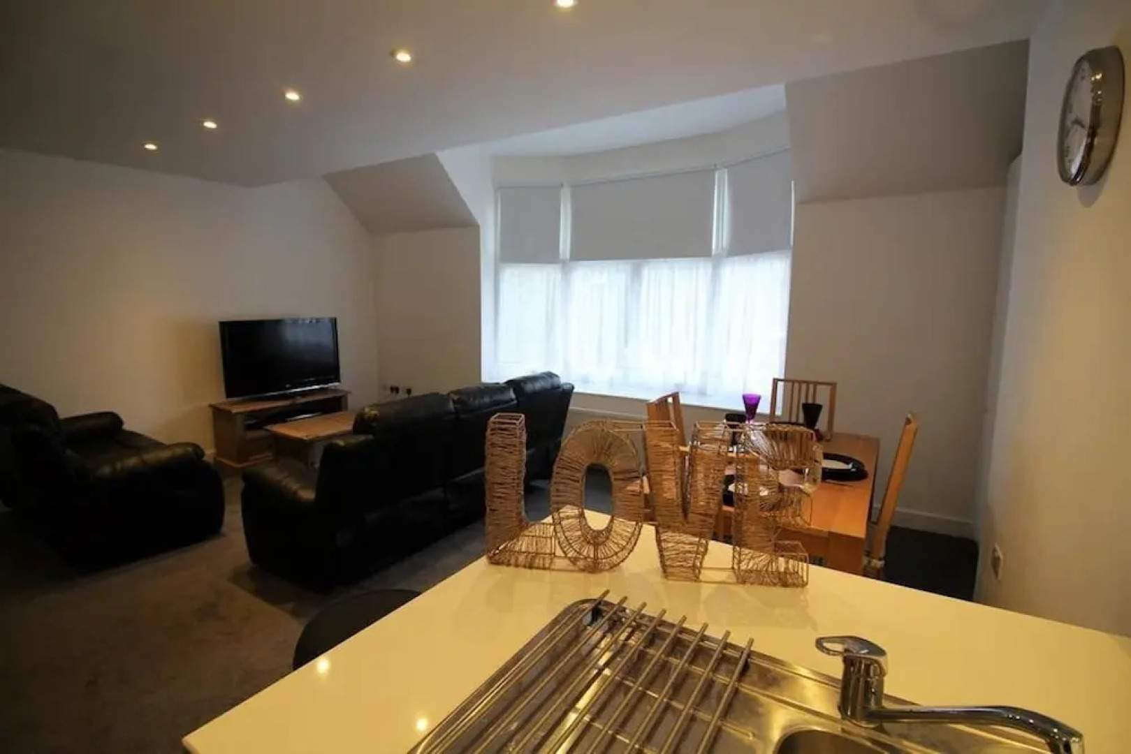 Exquisite 3 Bed apartment near Heathrow