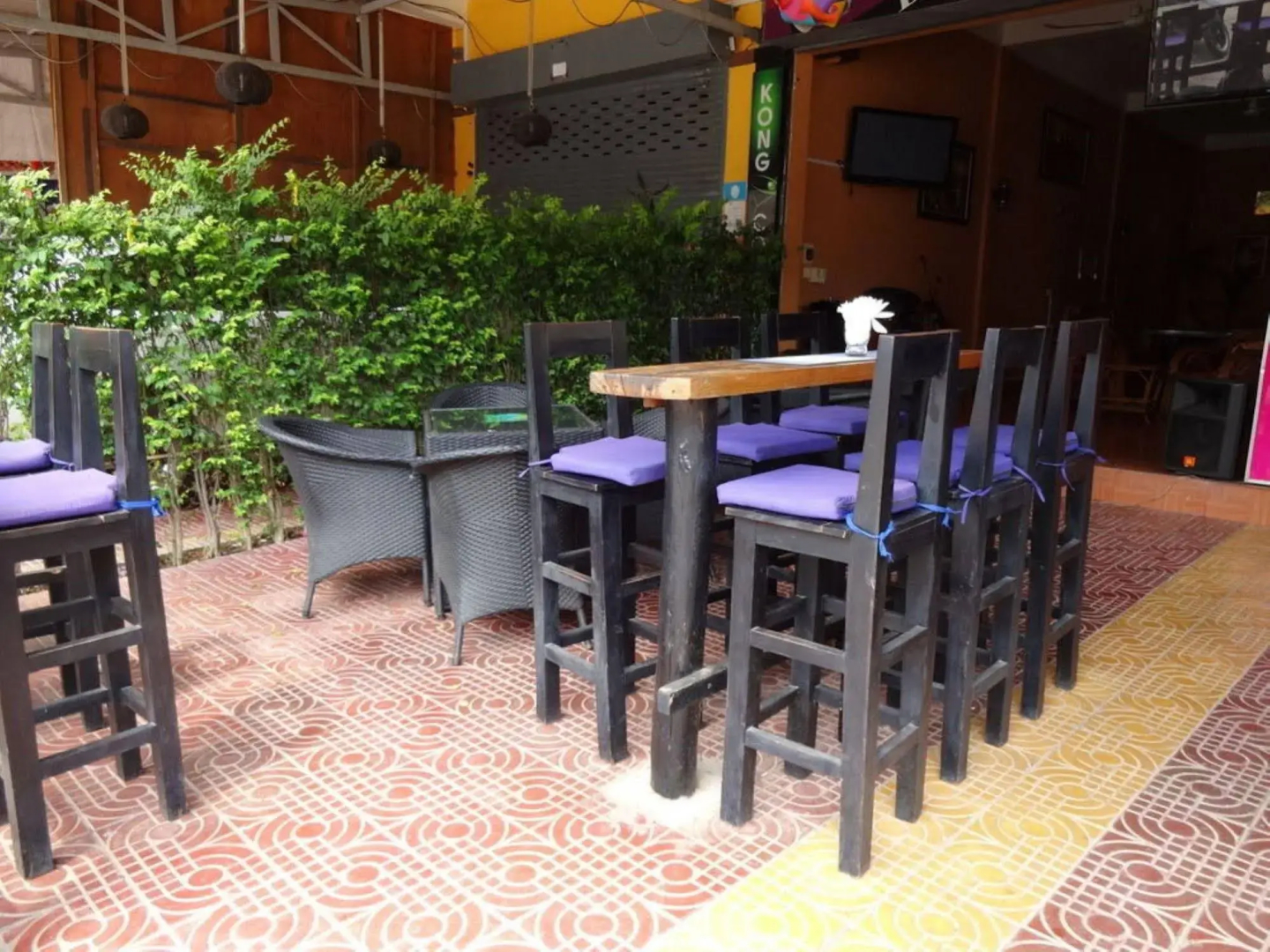 Kong Bar & Guesthouse