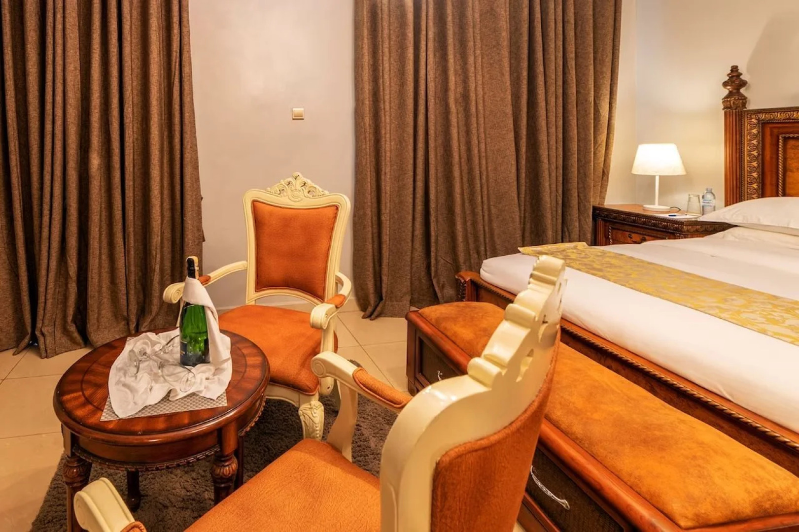 A'lure Hotel & Residences