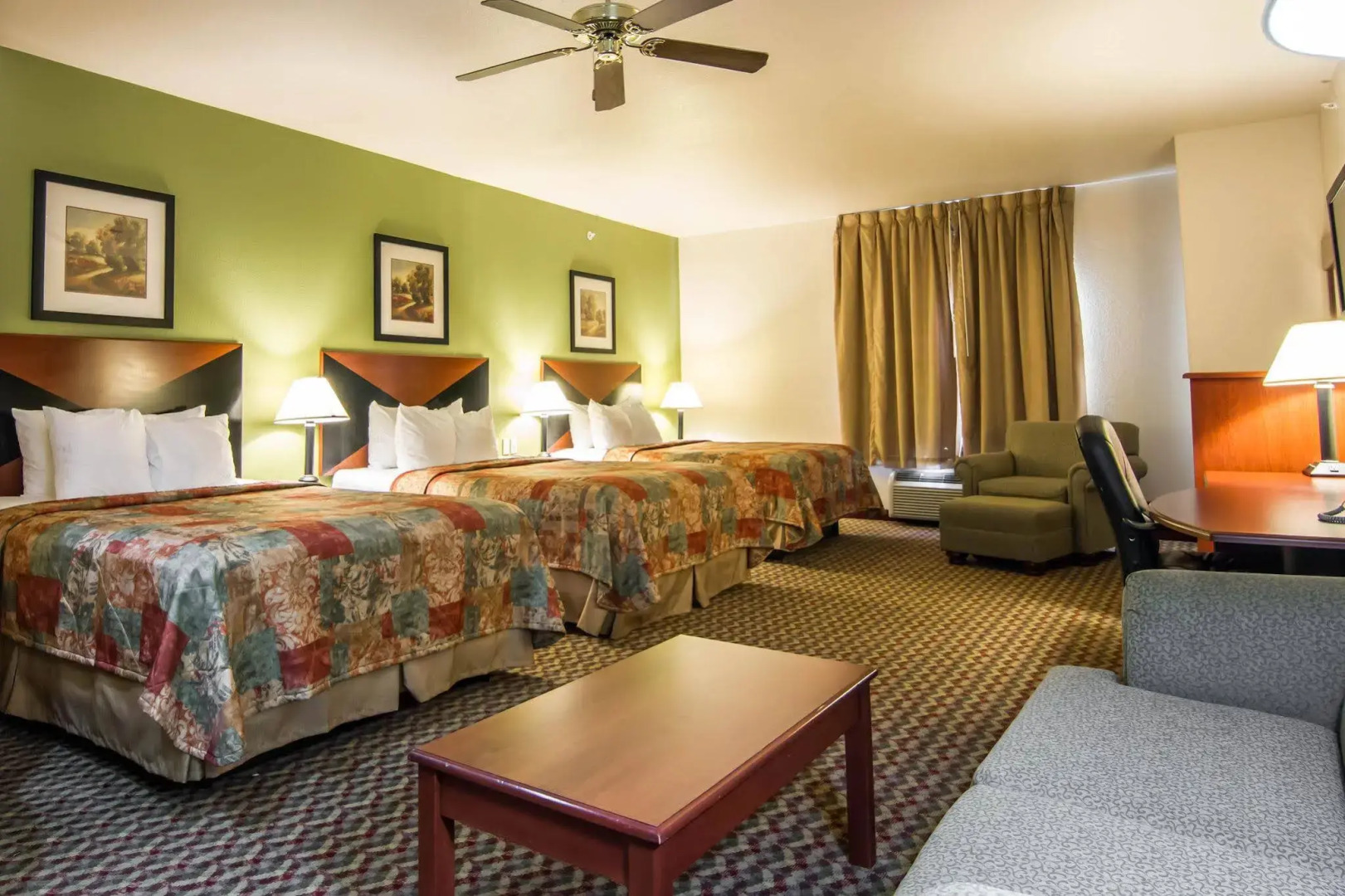 Clarion Inn & Suites Weatherford South