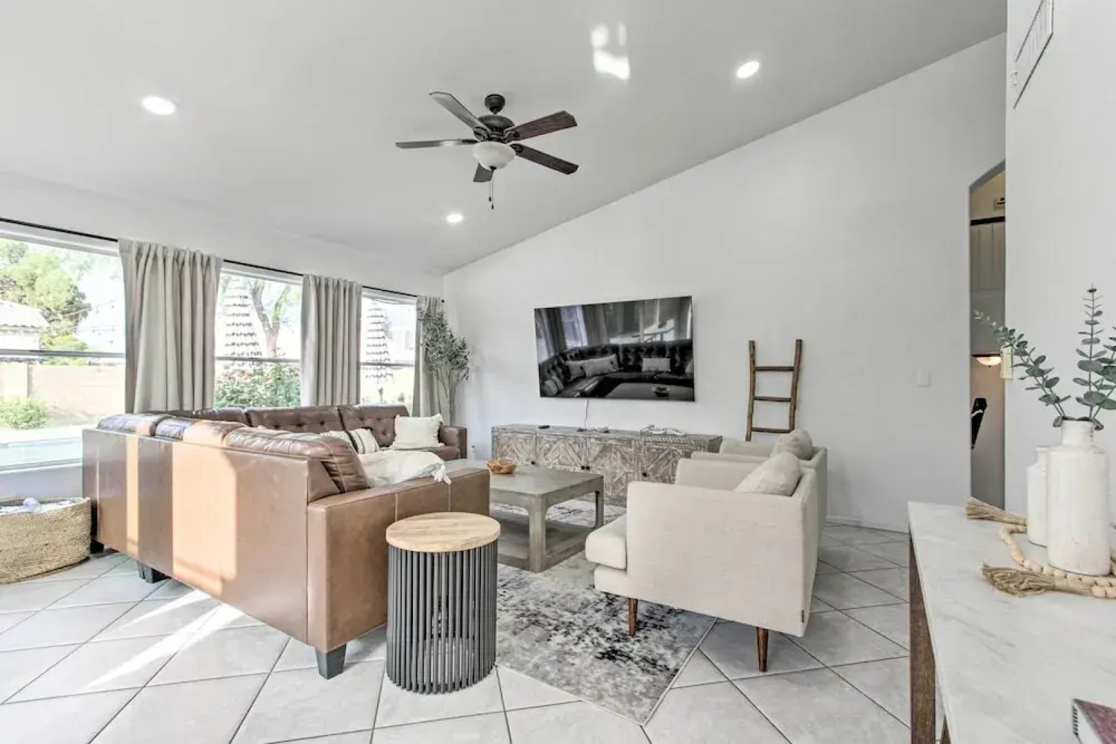 Beautiful Chandler Escape w/ Putting Green & Pool!