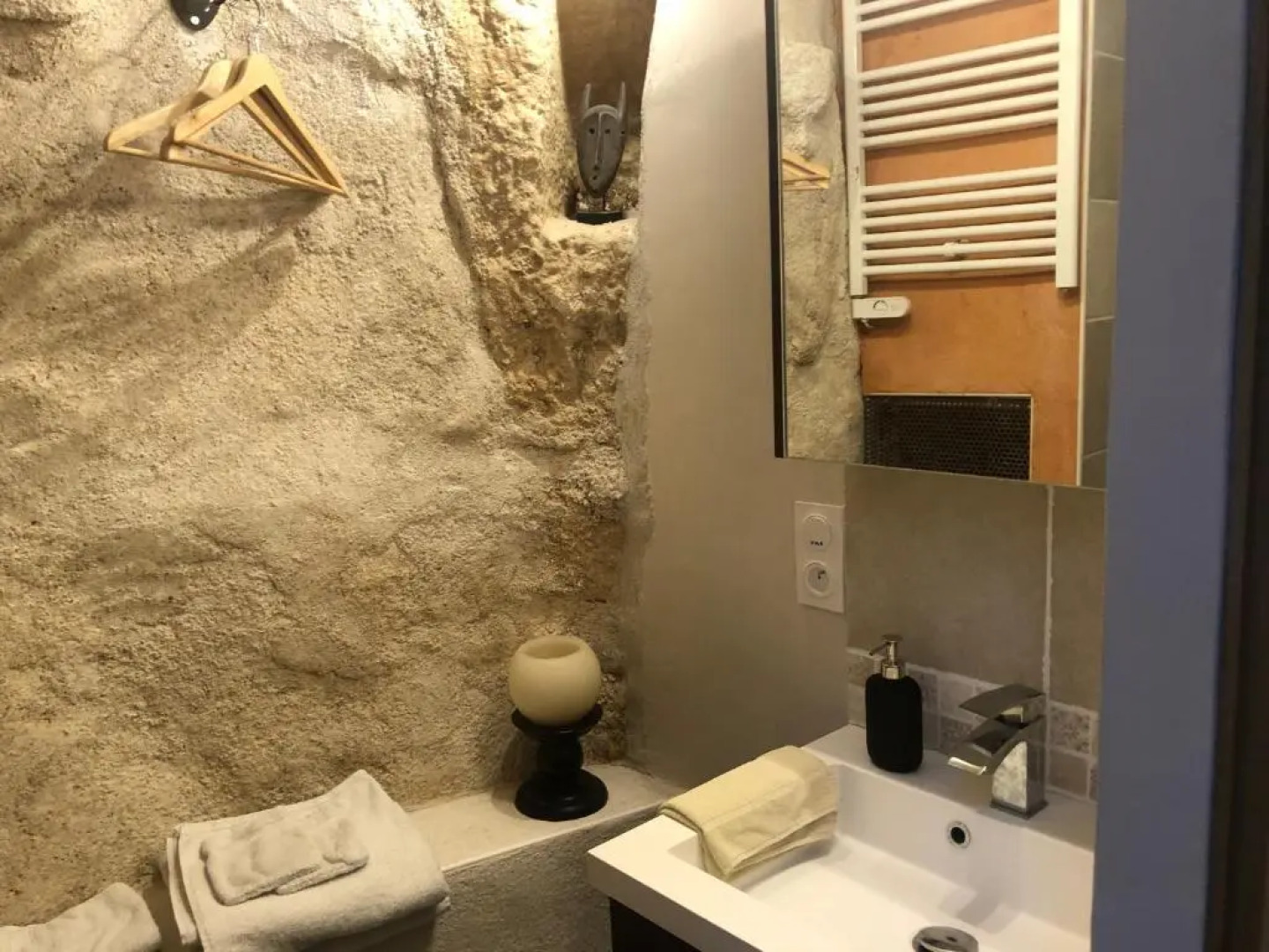 Troglodyte Loft 2