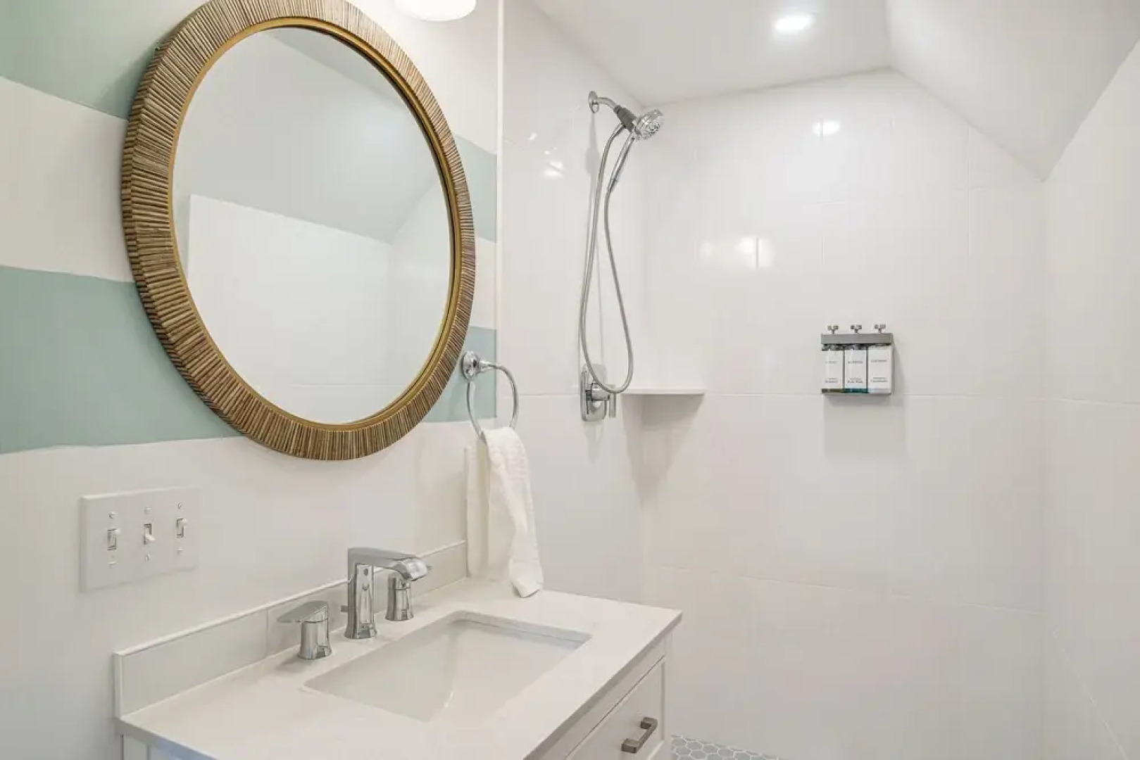 Pocasset Home w/ Kayaks & Bikes: Walk to 2 Beaches