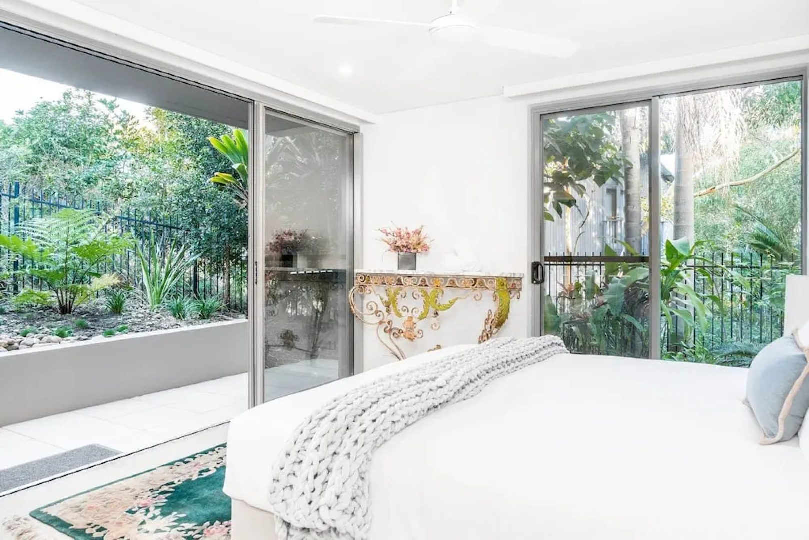 Your Luxury Escape - Vue from Here