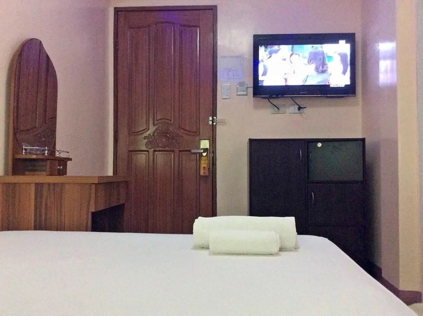 D'Narra Hotel and Restobar