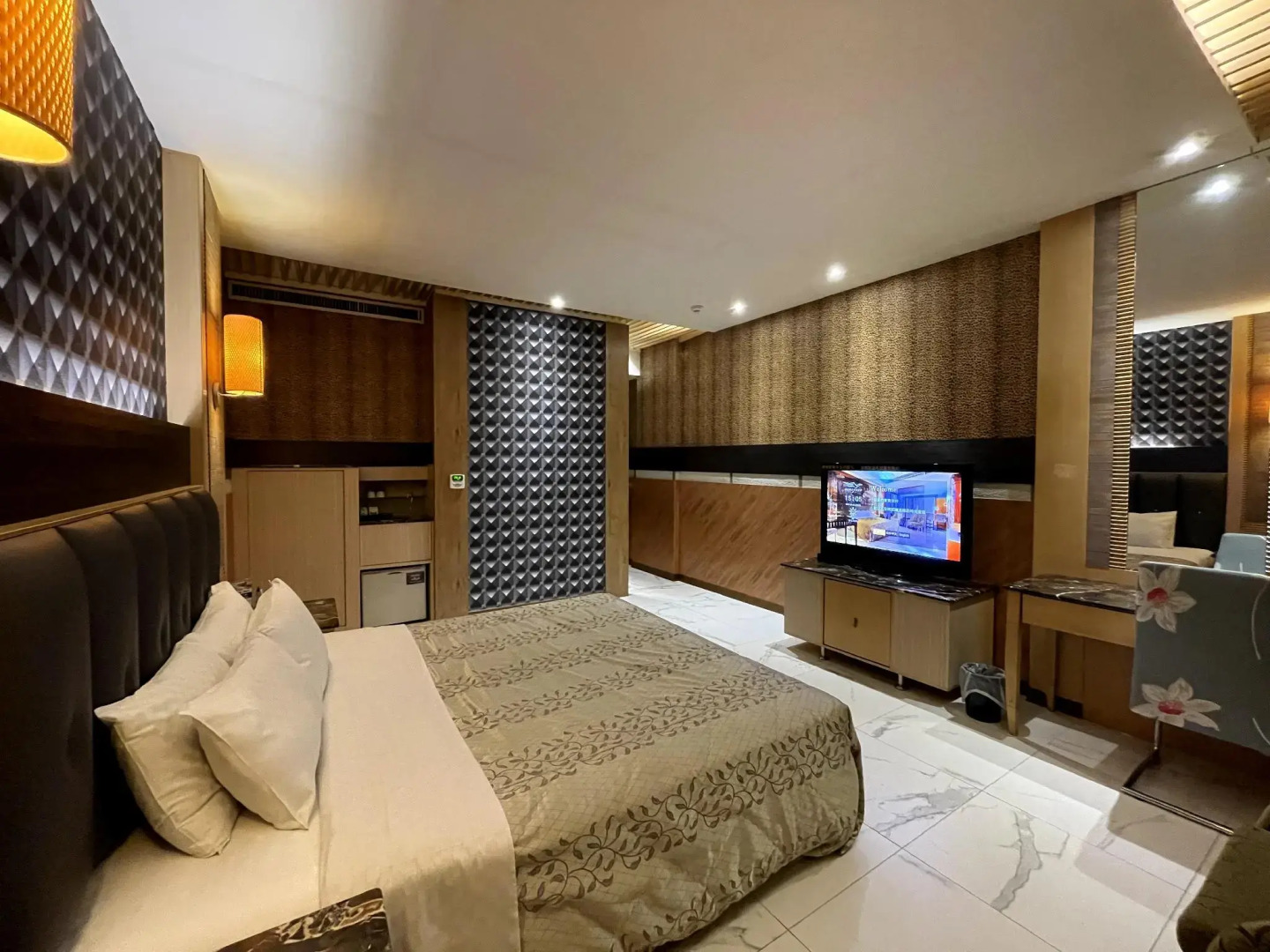 King & Princess Motel - Jian Kang