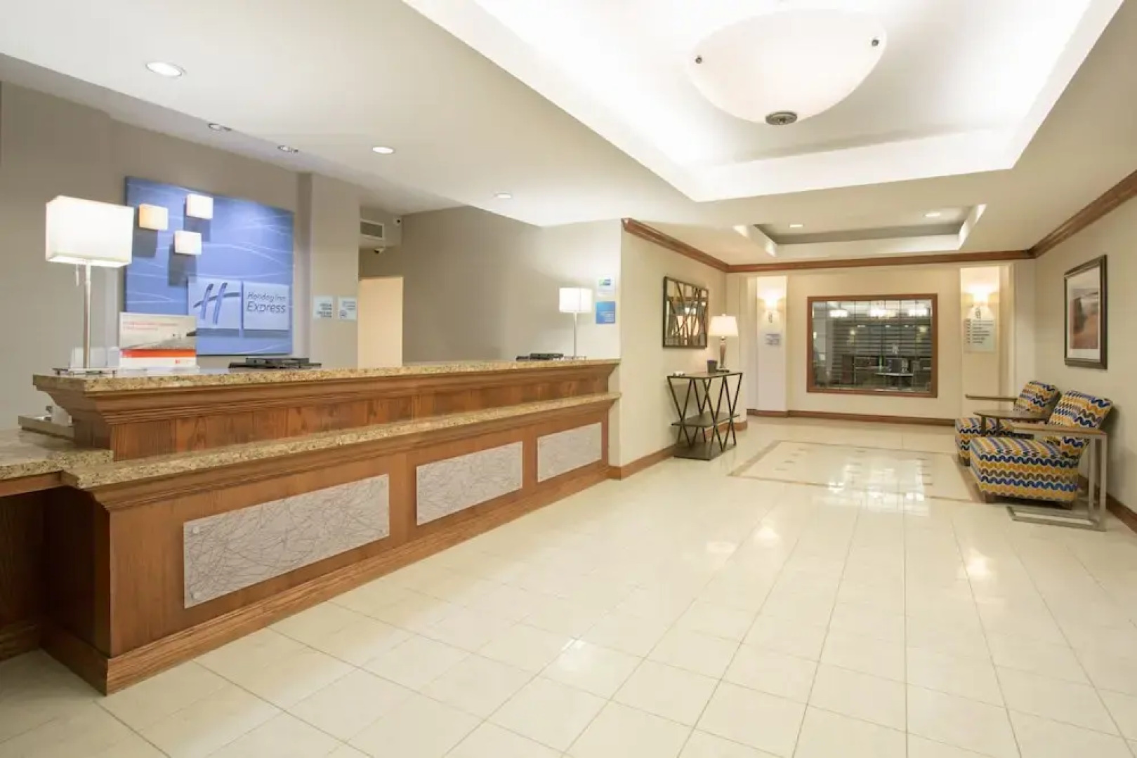 Holiday Inn Express Hotel & Suites Concordia US81