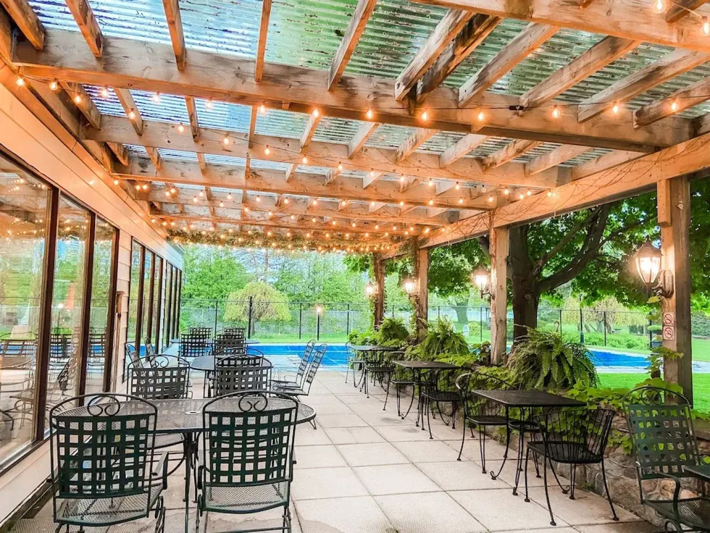 Hessenland Inn & Schatz Winery