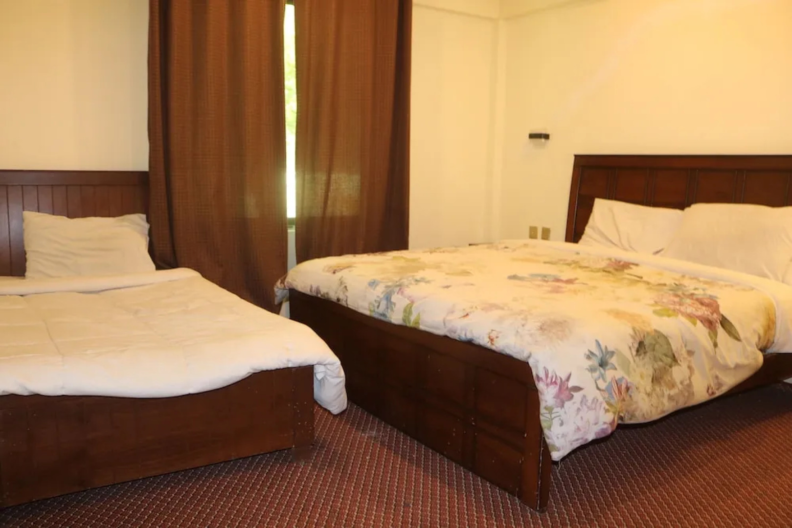 Hotel Hunza White House