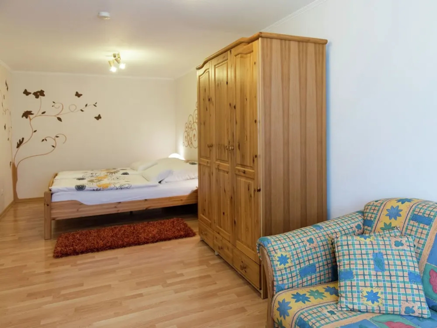 Beautiful property (65 m) with terrace and a small garden.