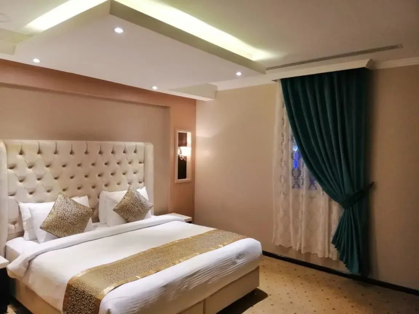 Grand Lily Hotel Suites