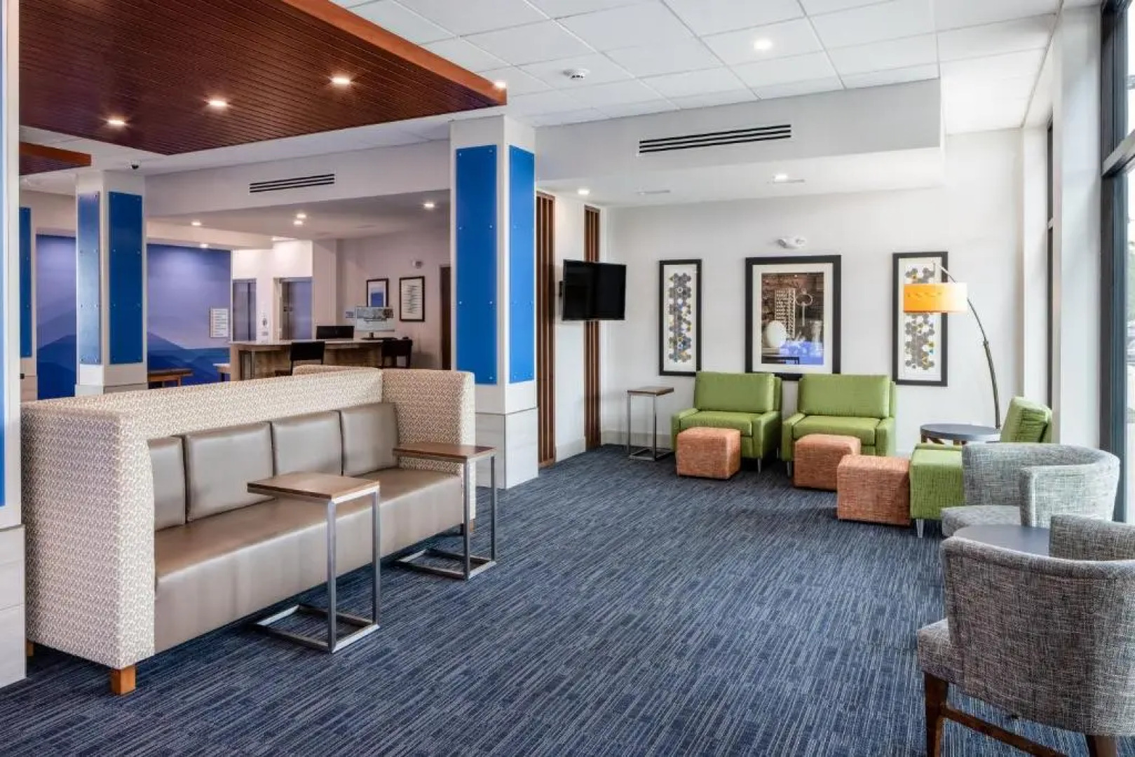 Holiday Inn Express & Suites Ft Myers Beach-Sanibel Gateway by IHG