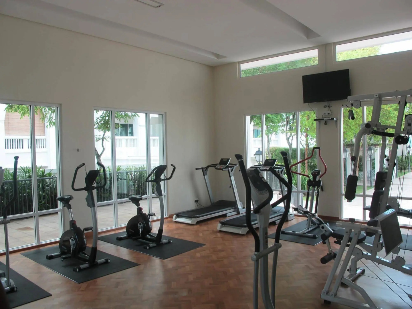 Luxury Suites @ Straits Quay