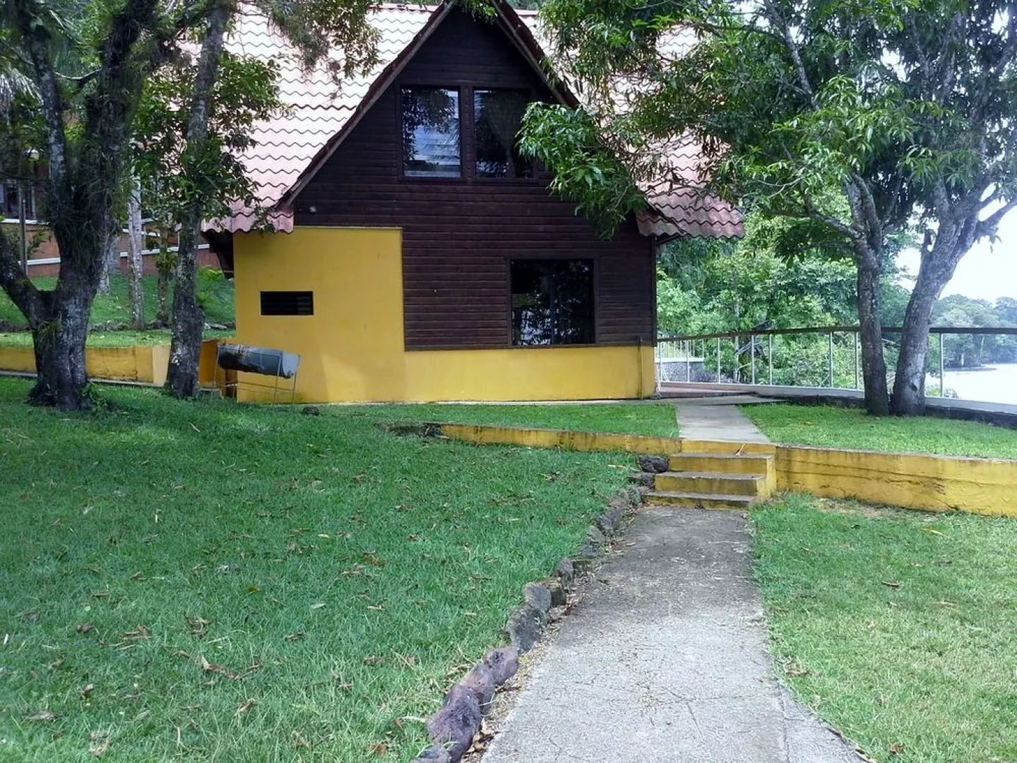 Dennys Beach Resort Hotel