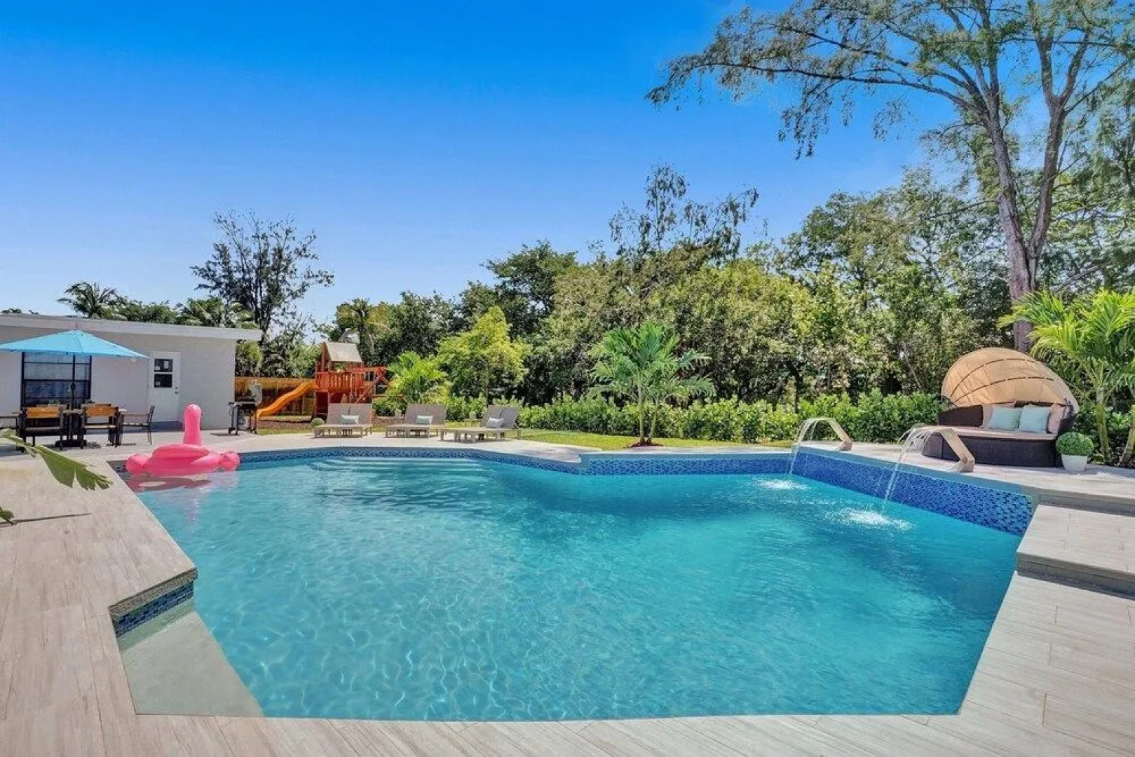 7 Br Home with Pool Gameroom & Soccer