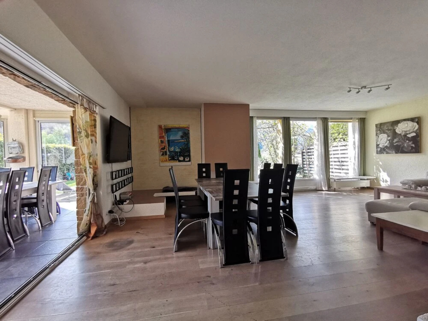 DownTown Apartments - RiverTown House