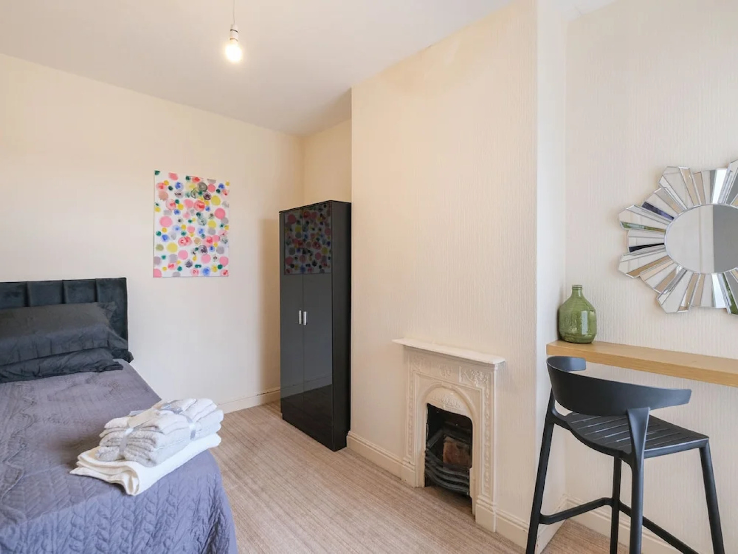 Lovely Large 2-bed House With 2 Reception Rooms