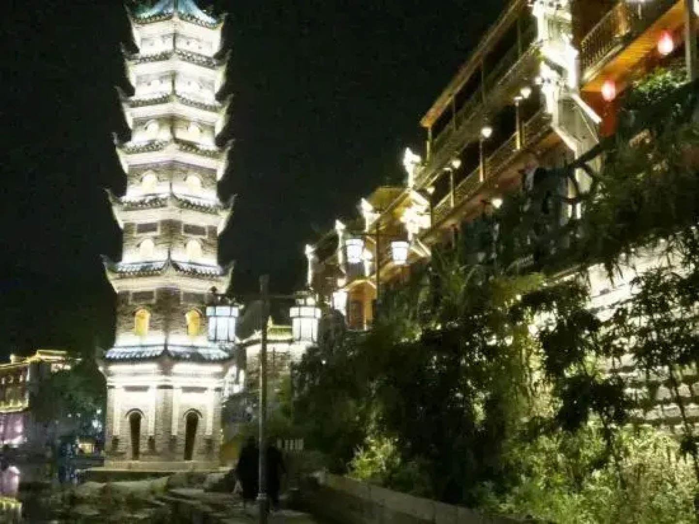 Gongyulou River View Homestay