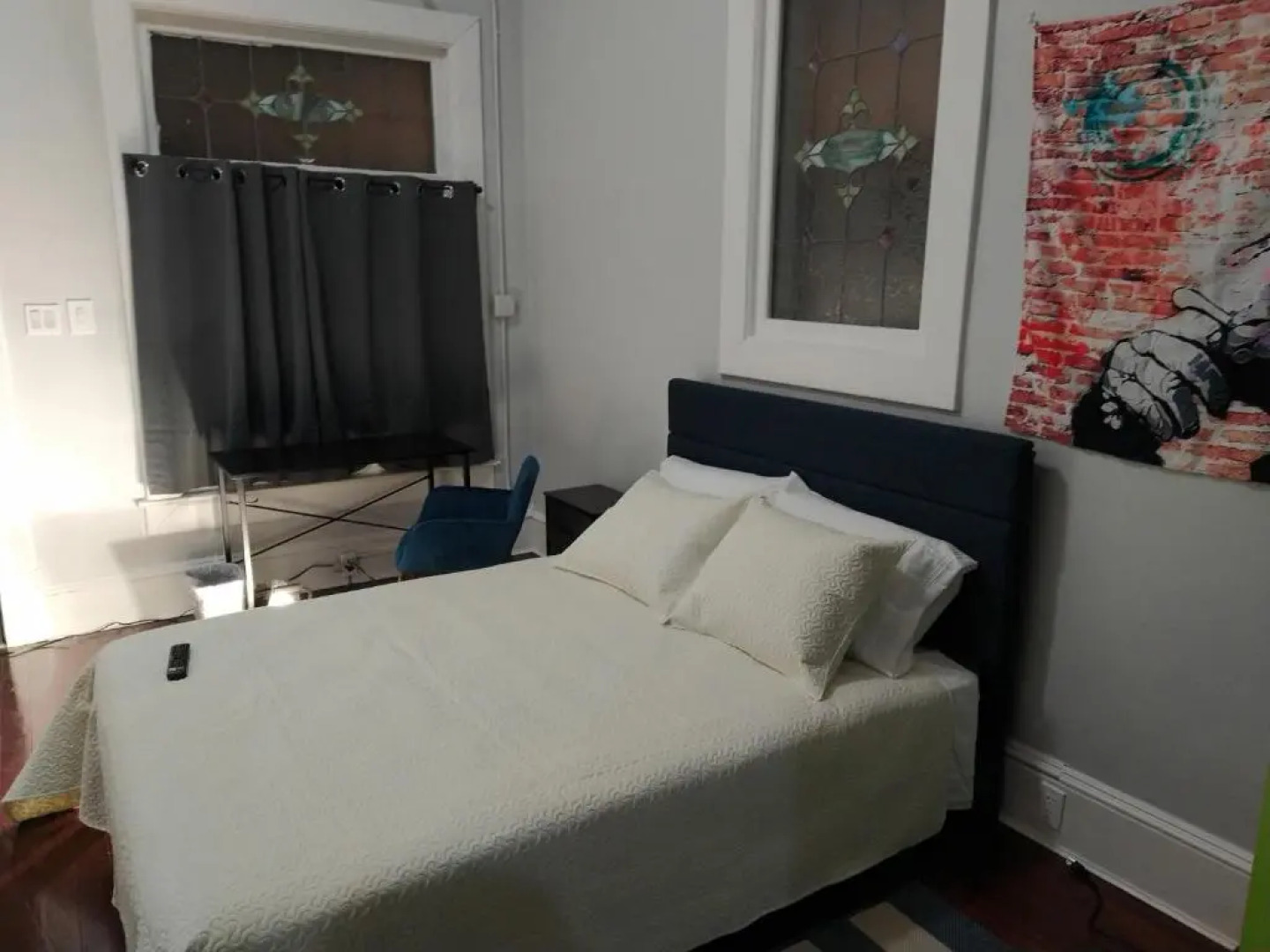 One Queen Bed Suite with full house amenities Rm 2