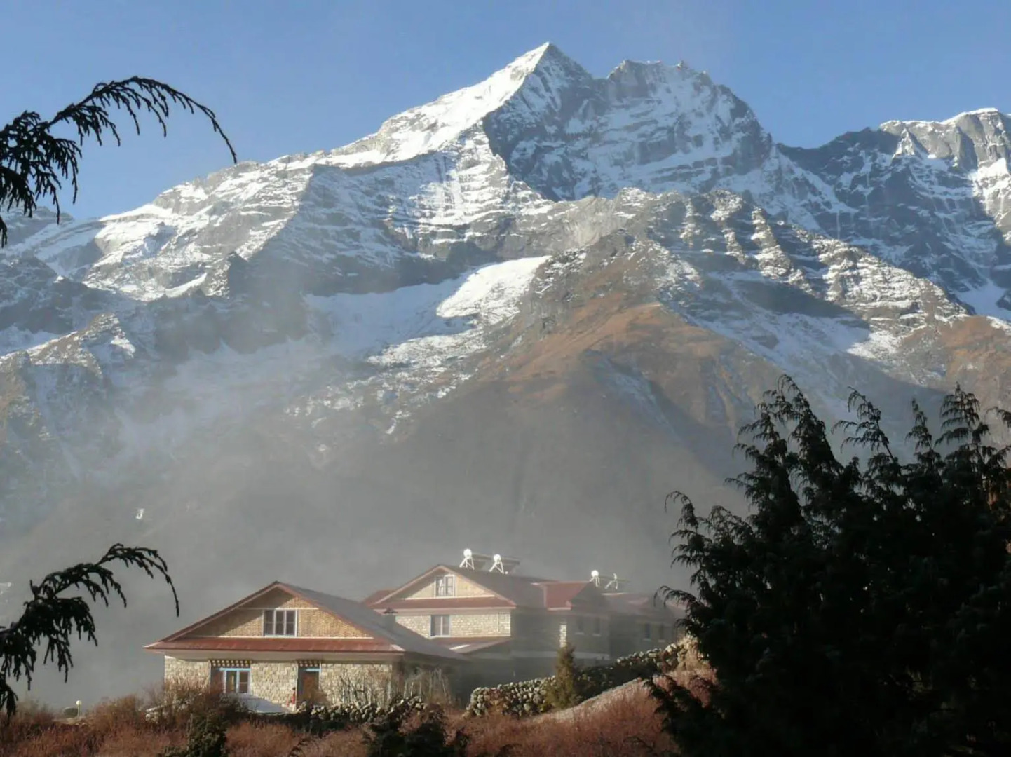 Everest Summit Lodge - Mende