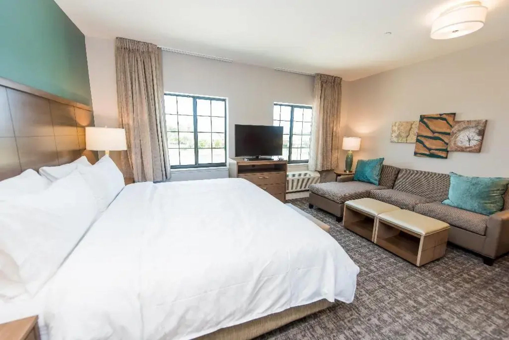 Staybridge Suites Houston - Humble Beltway 8 E by IHG